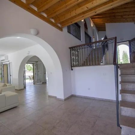 Villa Rhodia Agios Isidhoros